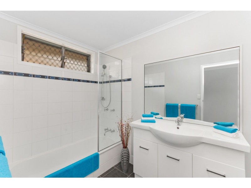 4 Mott Street, Heatley QLD 4814