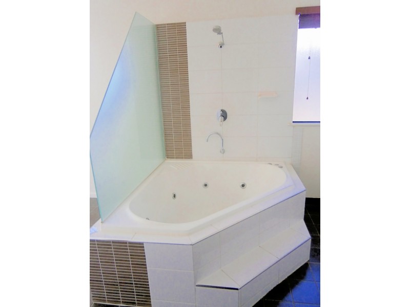 66 Shutehaven Circuit, Bushland Beach QLD 4818