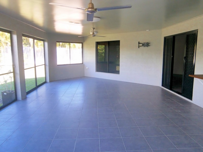 66 Shutehaven Circuit, Bushland Beach QLD 4818