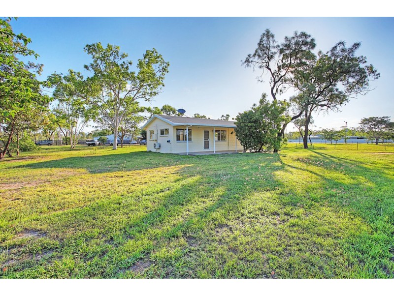 2 Carmen Close, Yabulu QLD 4818