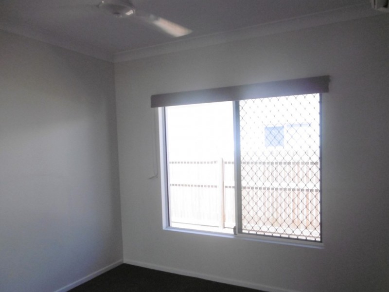 8 Highgrove Avenue, Mount Louisa QLD 4814