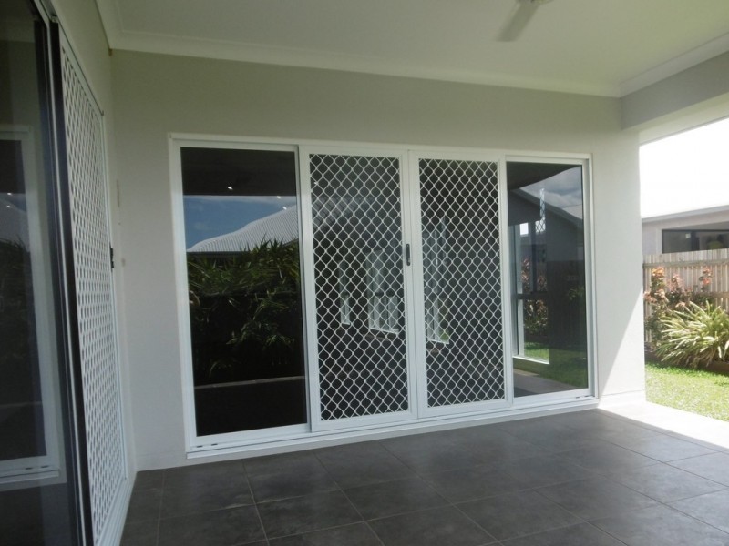 8 Highgrove Avenue, Mount Louisa QLD 4814