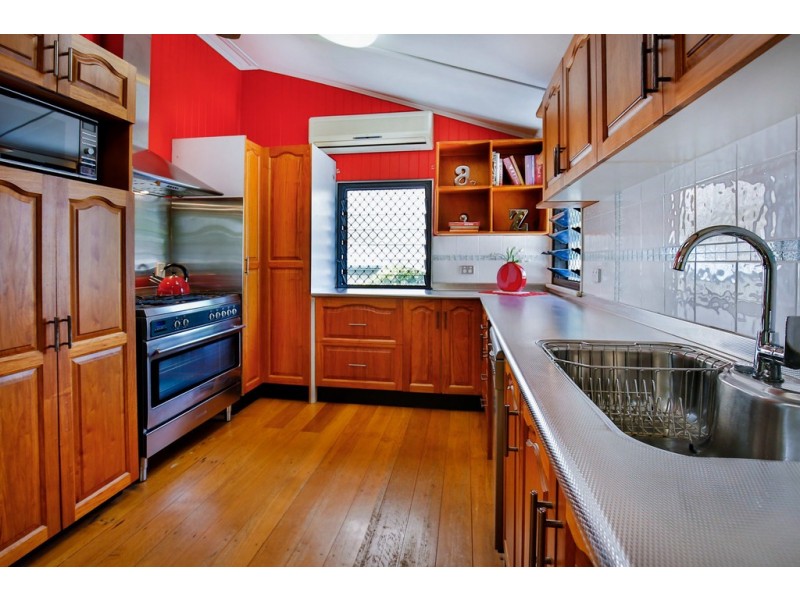 7 Roberts Street, Hermit Park QLD 4812