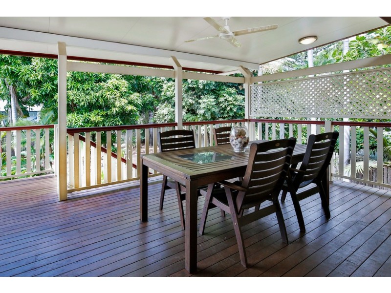 7 Roberts Street, Hermit Park QLD 4812