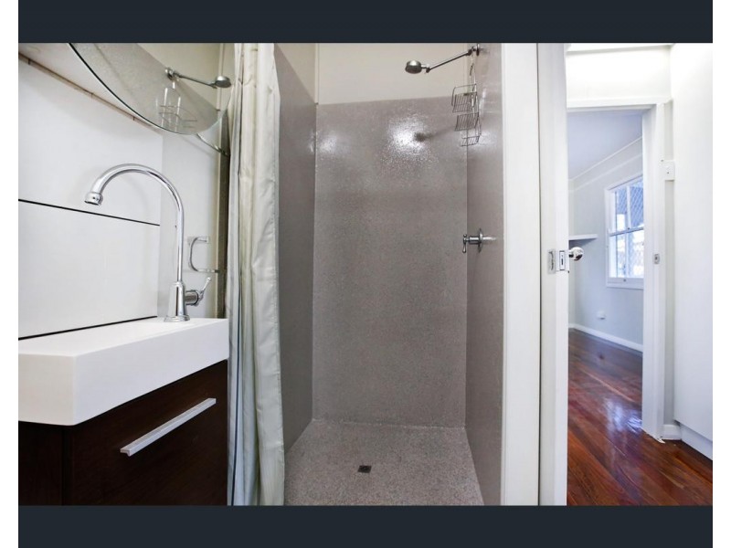 46 Morris Street, West End QLD 4810