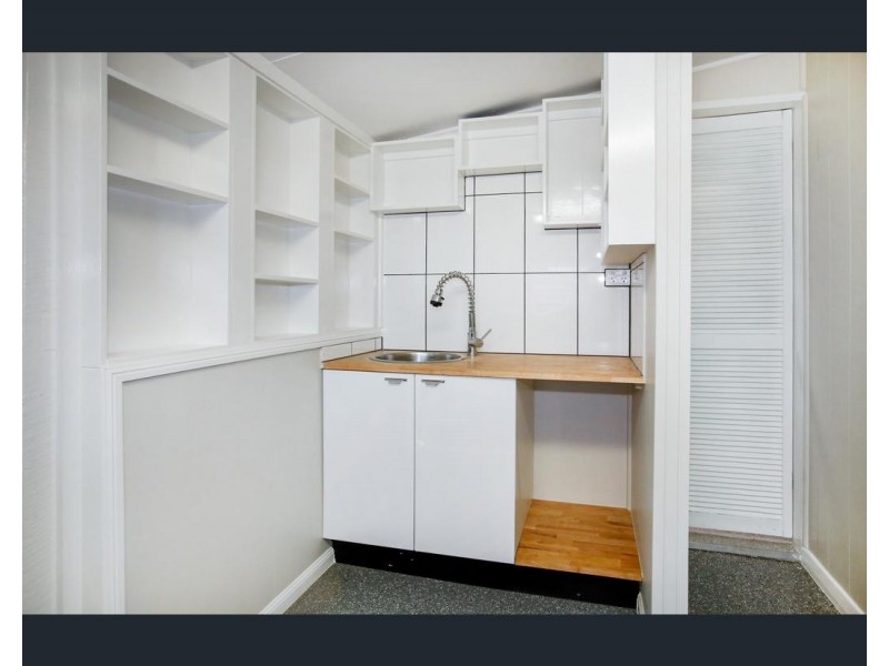 46 Morris Street, West End QLD 4810