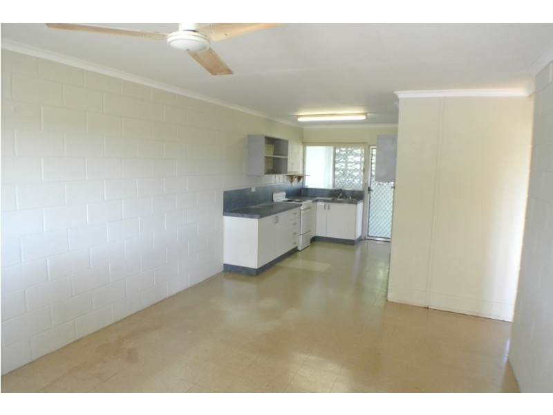 1 and 2 / 42 Cambridge Street, Gulliver QLD 4812