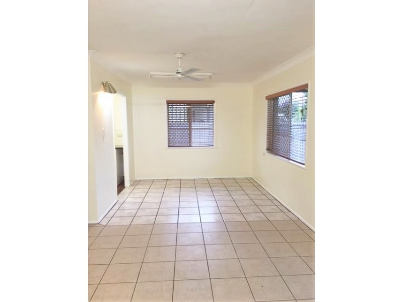 12 SARGEANT STREET, Gulliver QLD 4812