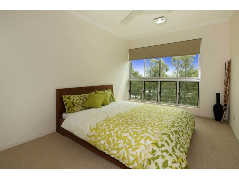 14 The Point, Castle Hill QLD 4810