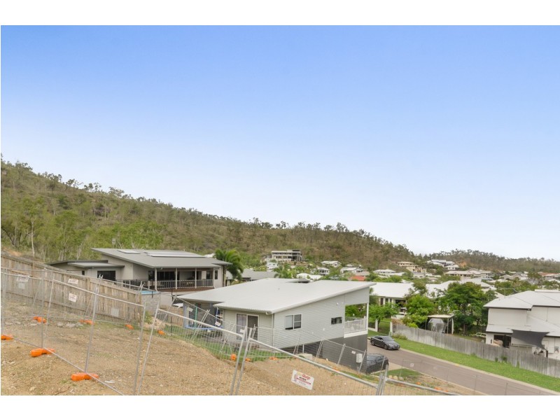 9 Alpine Court, Mount Louisa QLD 4814