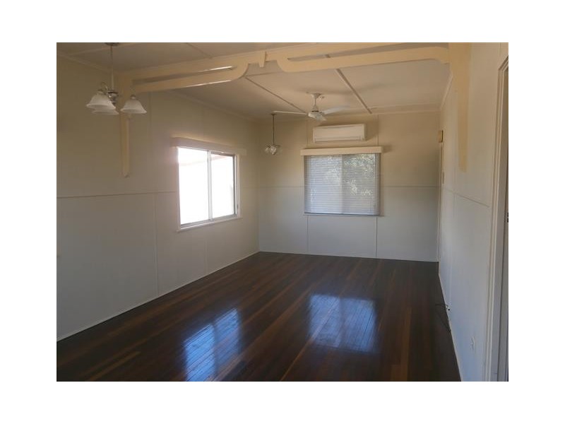 8 Haig Street, Pimlico QLD 4812