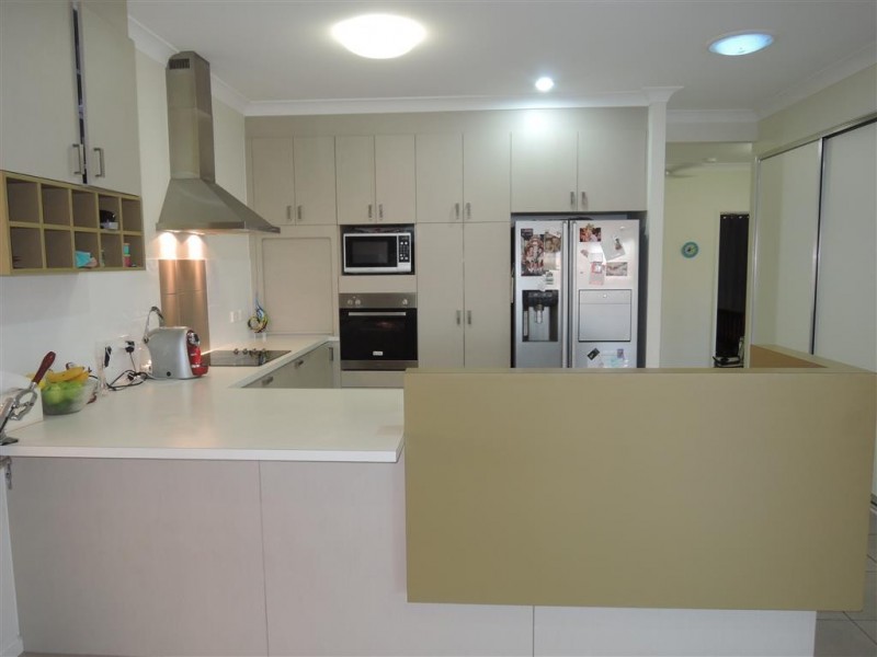 37 Ellsworth Drive, Mount Louisa QLD 4814