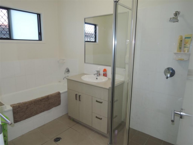 37 Ellsworth Drive, Mount Louisa QLD 4814