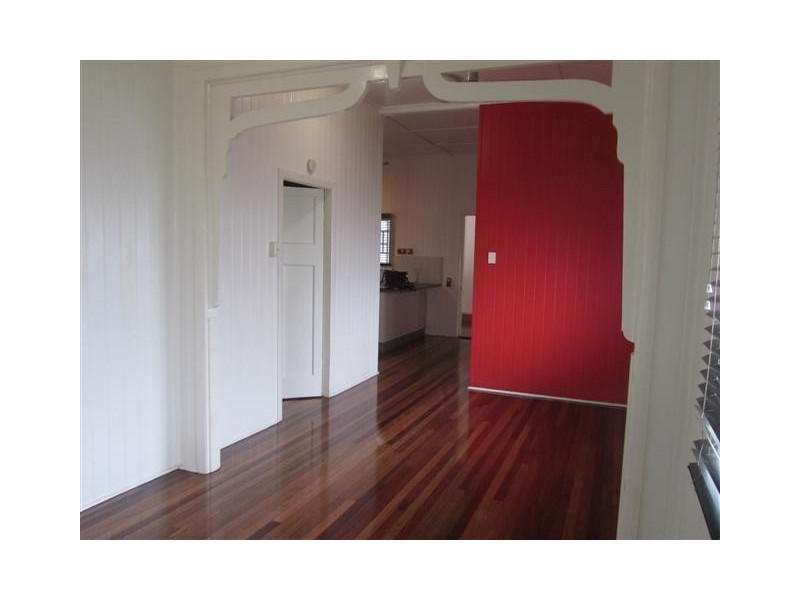 13 Townsville Street, West End QLD 4810