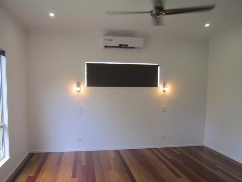 13 Townsville Street, West End QLD 4810