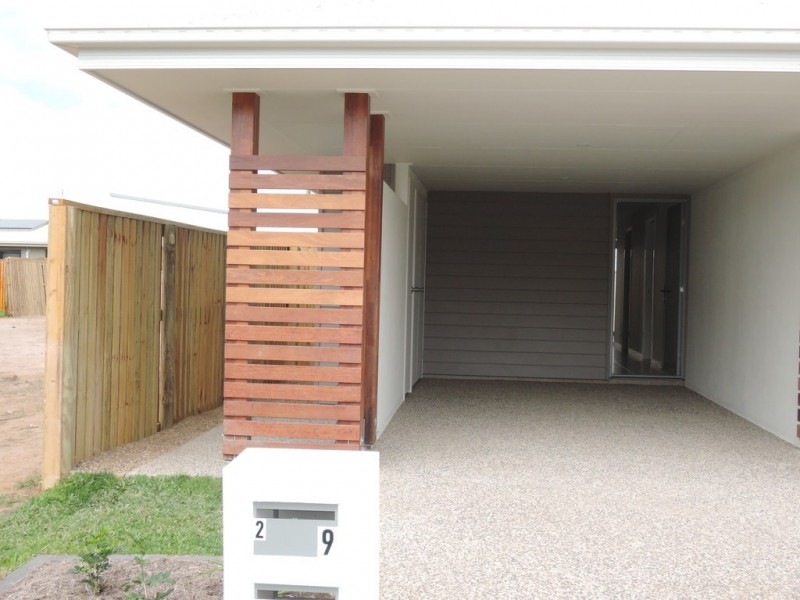 2/9 Intelligence Street, Oonoonba QLD 4811