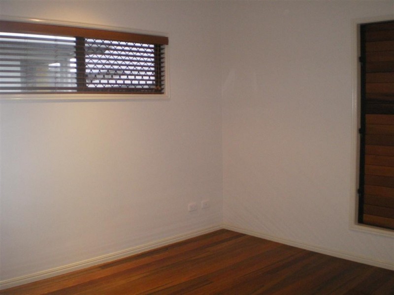 9 ST KILDA ROW, Douglas QLD 4814