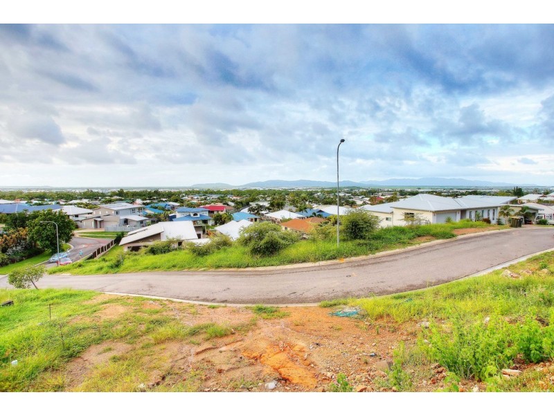 9 Mont Blanc Place, Mount Louisa QLD 4814