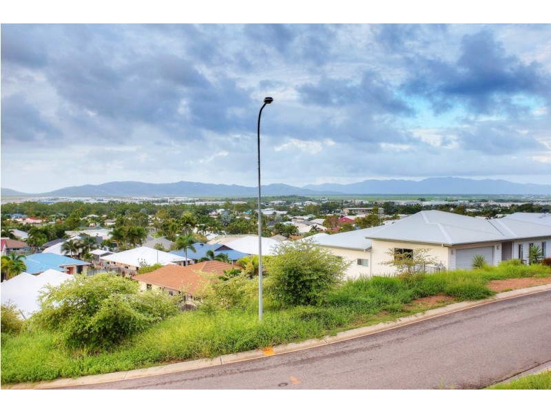 9 Mont Blanc Place, Mount Louisa QLD 4814