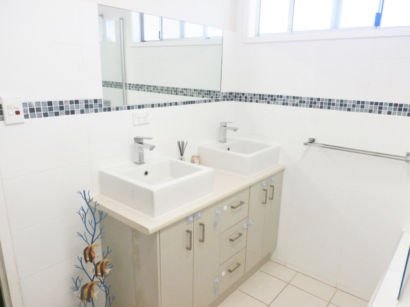 5 PELICAN AVENUE, Condon QLD 4815