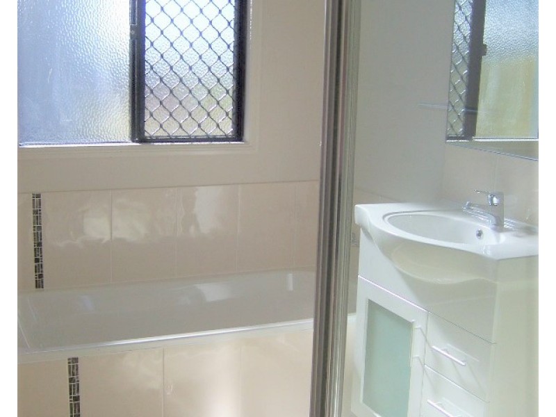 4 Mentmore Court, Bushland Beach QLD 4818