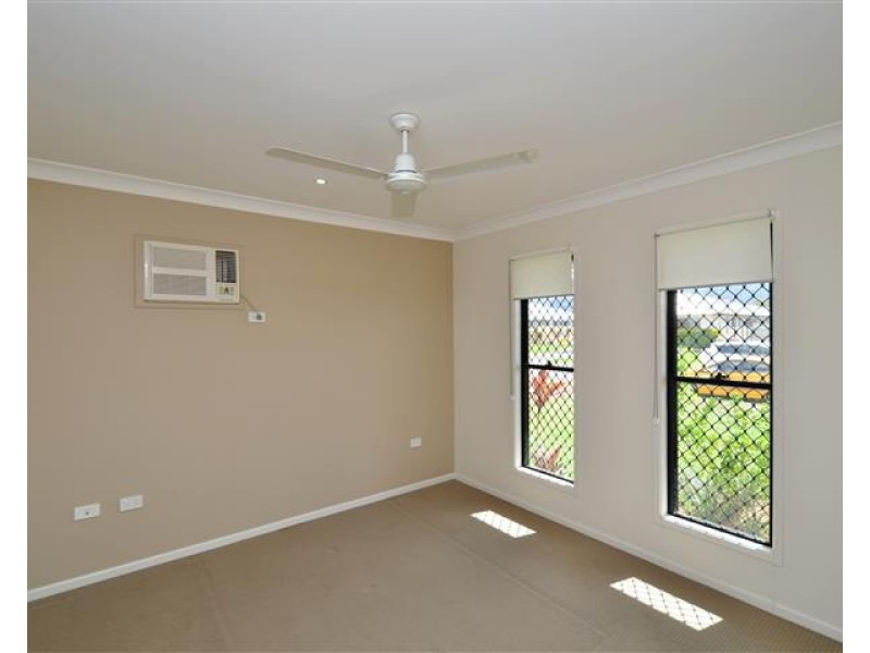 35 Blue Wren Drive, Kelso QLD 4815