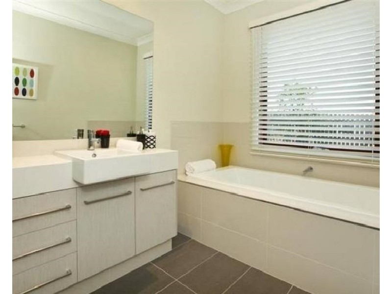 20 River Parks Boulevard, Kelso QLD 4815