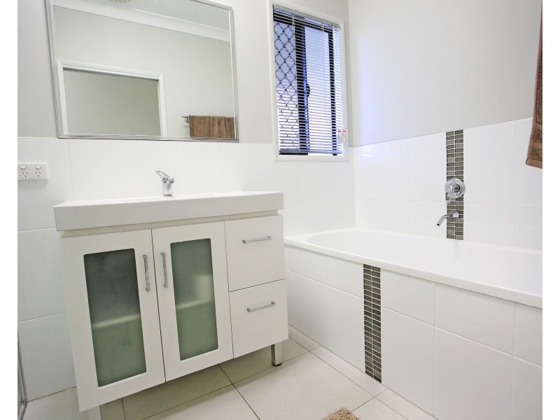 65 Tasman Circuit, Burdell QLD 4818