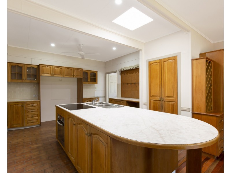 377 Ross River Road, Cranbrook QLD 4814