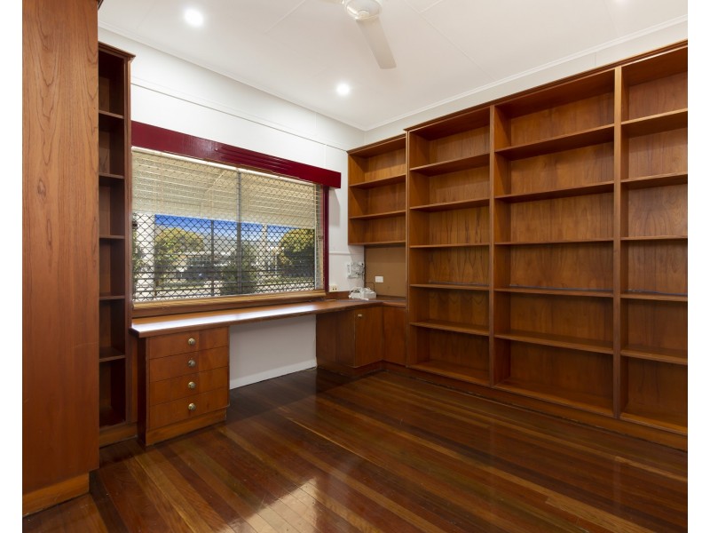 377 Ross River Road, Cranbrook QLD 4814