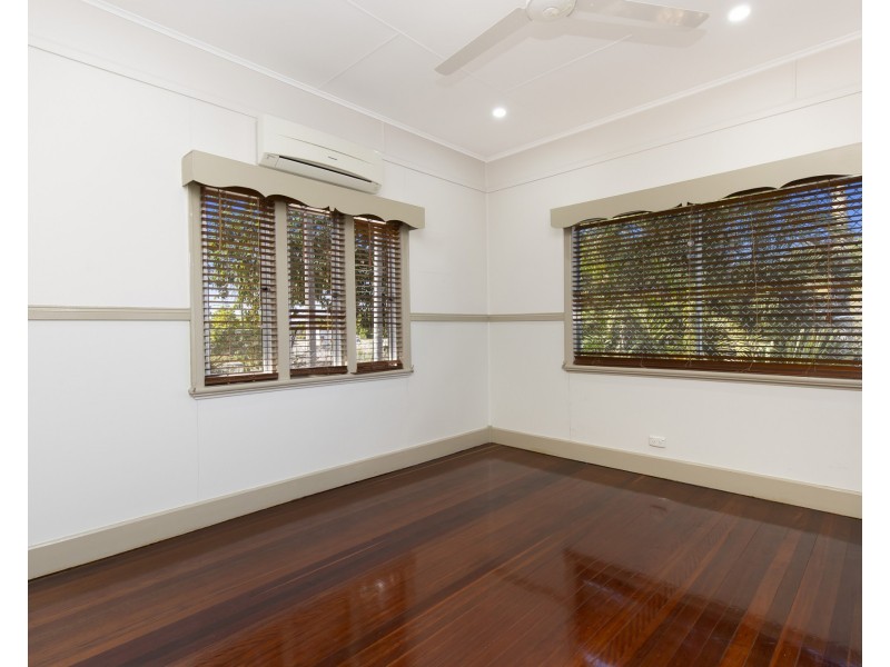 377 Ross River Road, Cranbrook QLD 4814