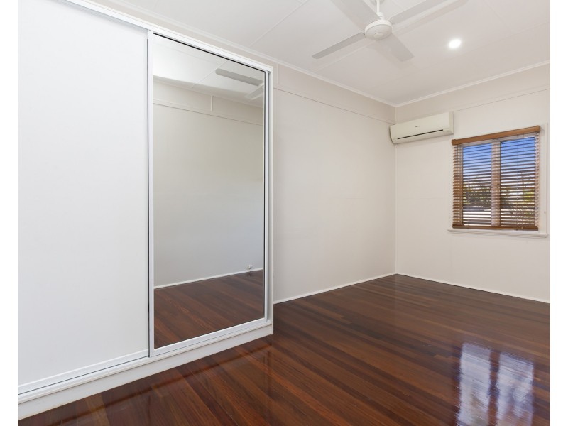 377 Ross River Road, Cranbrook QLD 4814