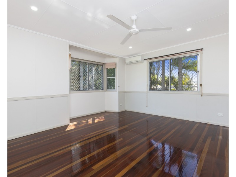 377 Ross River Road, Cranbrook QLD 4814