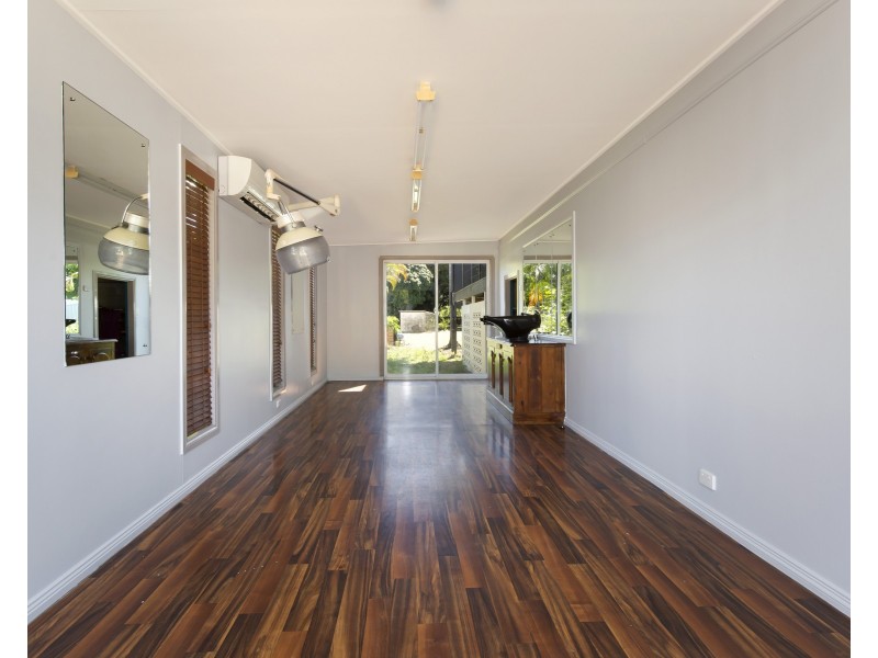 377 Ross River Road, Cranbrook QLD 4814