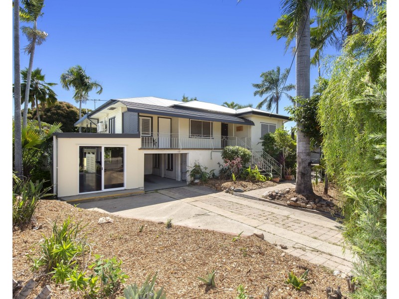 377 Ross River Road, Cranbrook QLD 4814