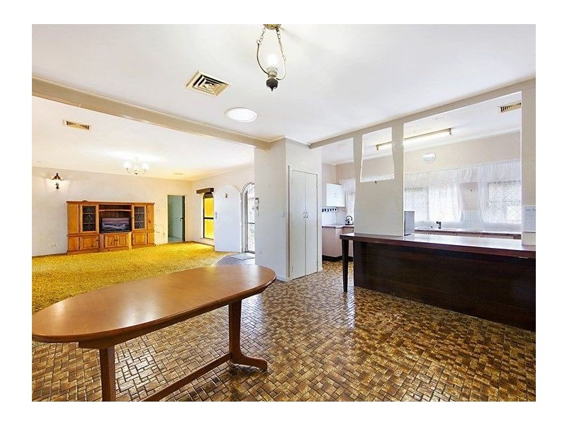 717 Ross River Road, Kirwan QLD 4817