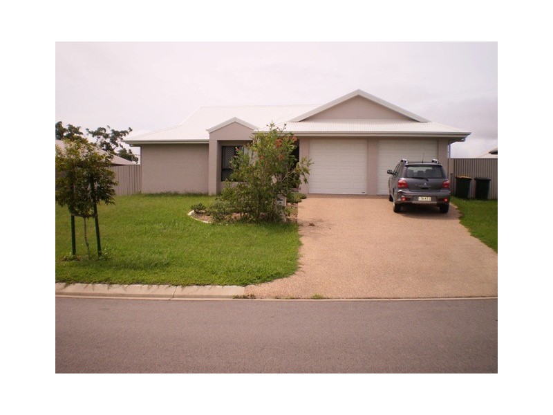 8 Dungurra Place, Bushland Beach QLD 4818