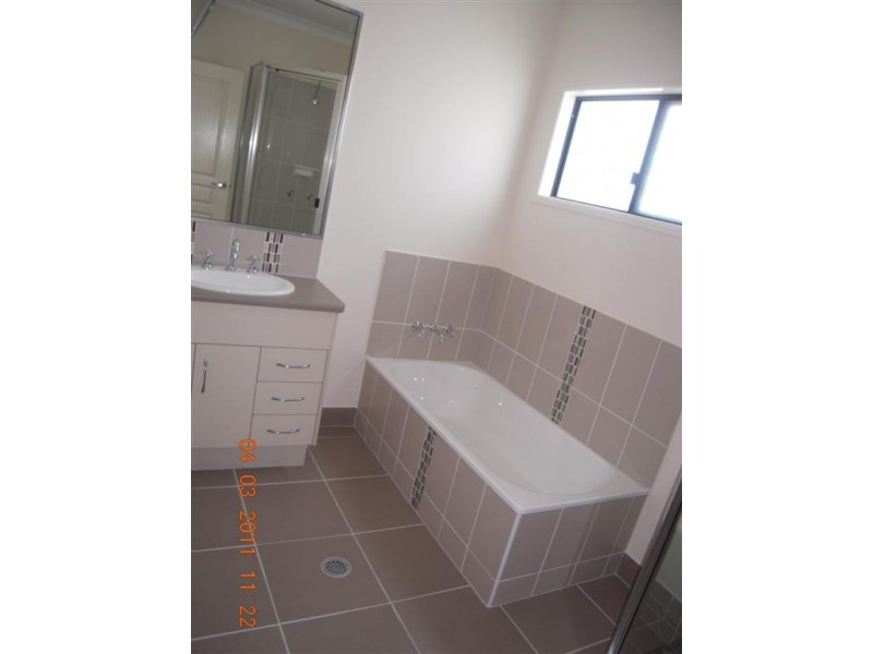 6 Black Apple Avenue, ‘Sanctum’, Mount Low QLD 4818