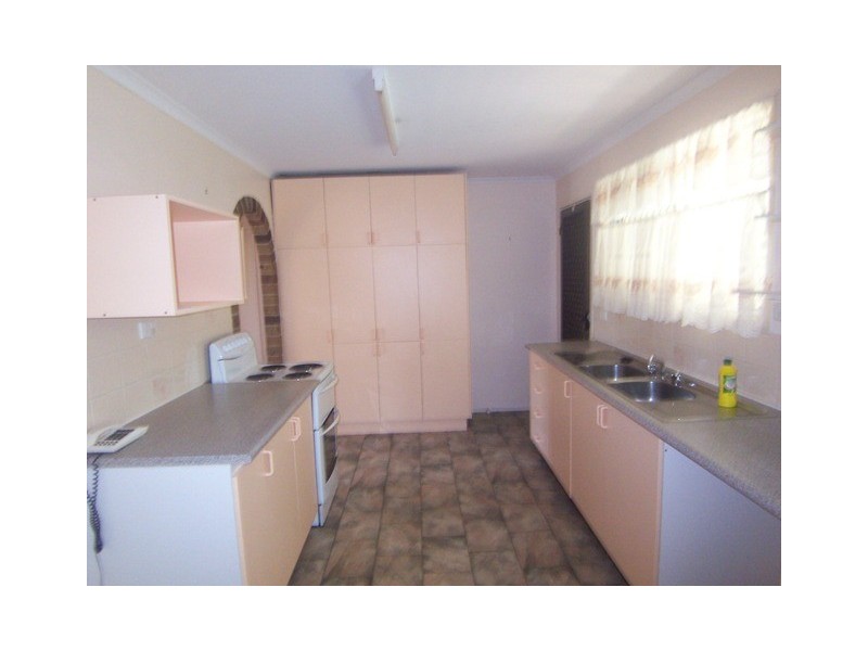 37 Farrell Street, Kirwan QLD 4817