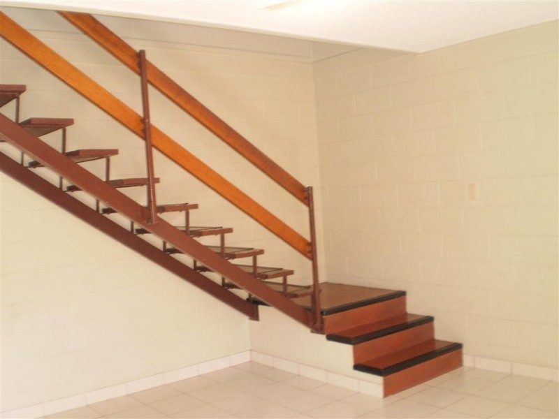 2/174 Harold Street, West End QLD 4810