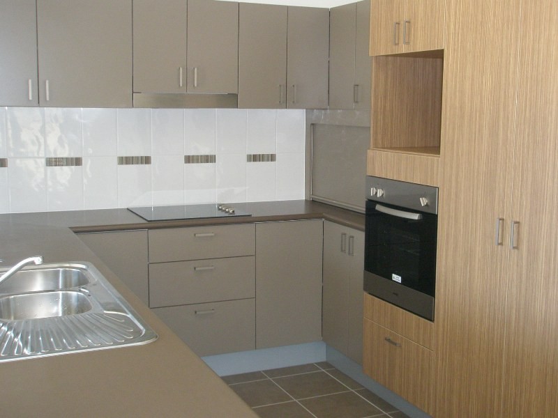 16 Pierce Street, Mount Louisa QLD 4814