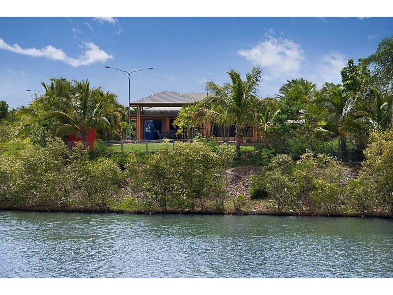 116-118 Martinez Avenue, West End QLD 4810