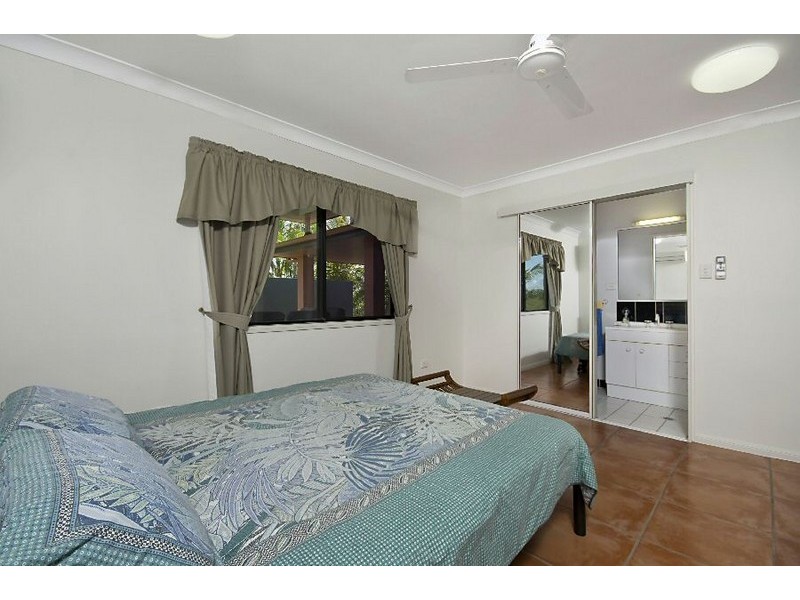 116-118 Martinez Avenue, West End QLD 4810