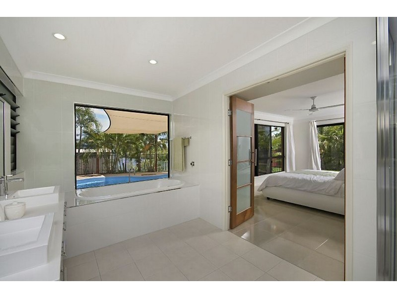 116-118 Martinez Avenue, West End QLD 4810
