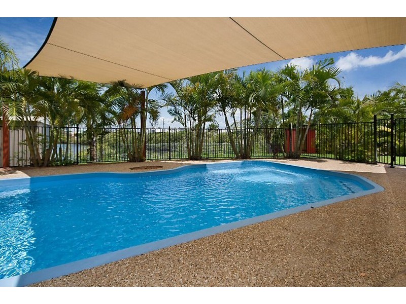 116-118 Martinez Avenue, West End QLD 4810