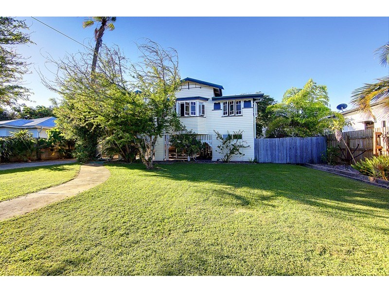 65 Livingstone Street, West End QLD 4810