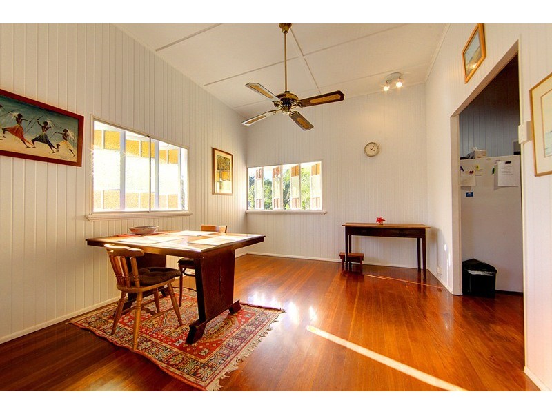 65 Livingstone Street, West End QLD 4810