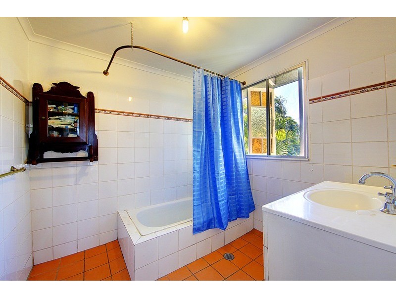 65 Livingstone Street, West End QLD 4810