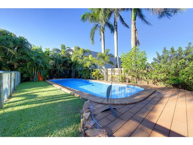 65 Livingstone Street, West End QLD 4810