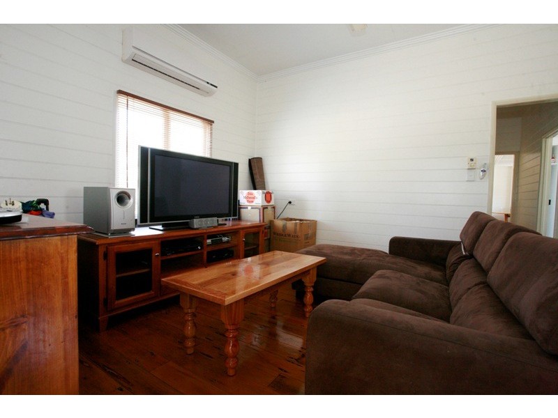 24 Ninth Avenue, Railway Estate QLD 4810